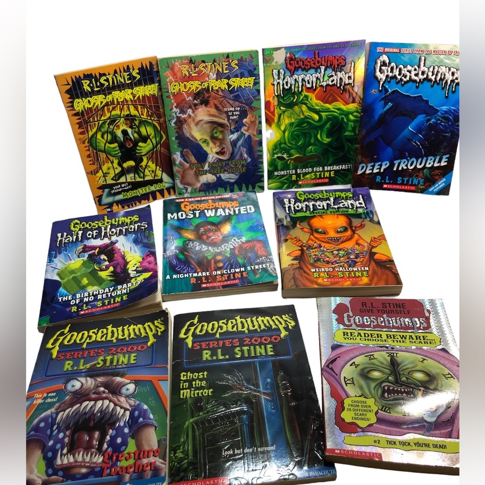 Lot of 10 R.L. Stine Paperback Books Goosebumps, Ghosts of Fear St. Horrorland